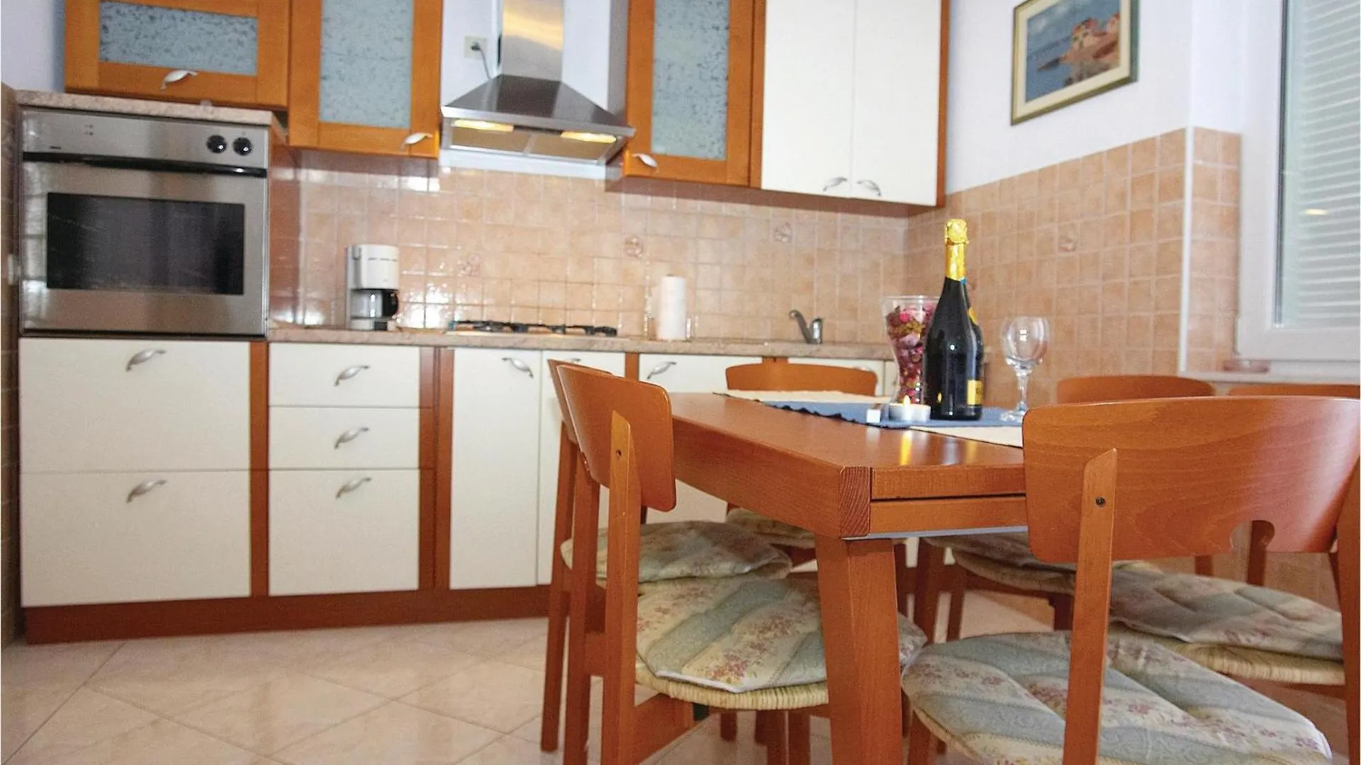 Stunning Apartment In Mali Iz With Kitchen